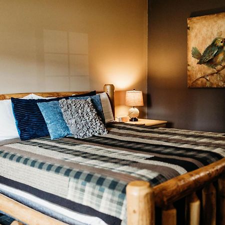 Big Horse Inn And Suites Lewistown Bagian luar foto